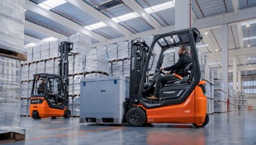 Découvrez les nouveaux chariots élévateurs Toyota Traigo 48 : la performance électrique réinventée